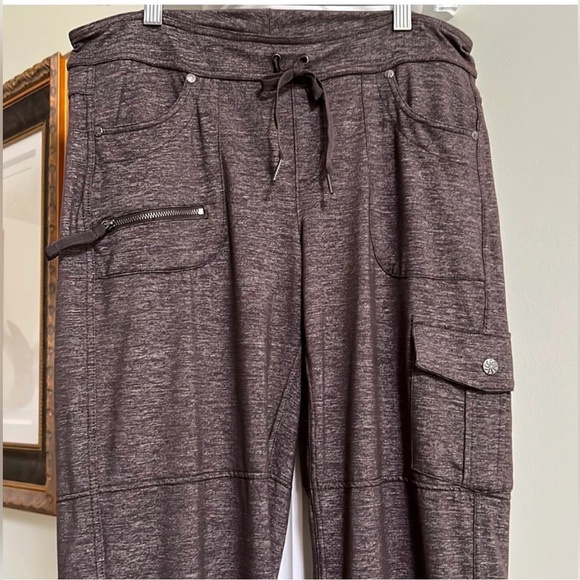 Athleta Cargo Joggers Brown/Burgundy sz M - Picture 2 of 12